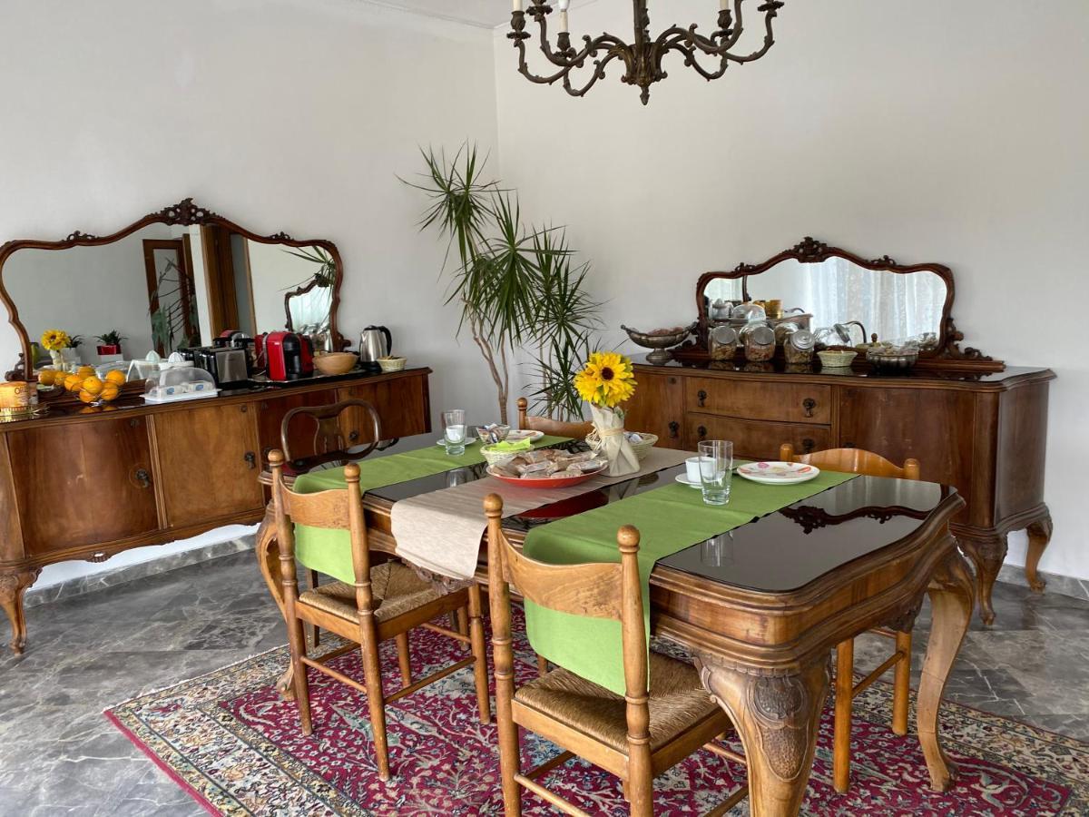 B&B Del Viaggiatore Sarzana Luaran gambar