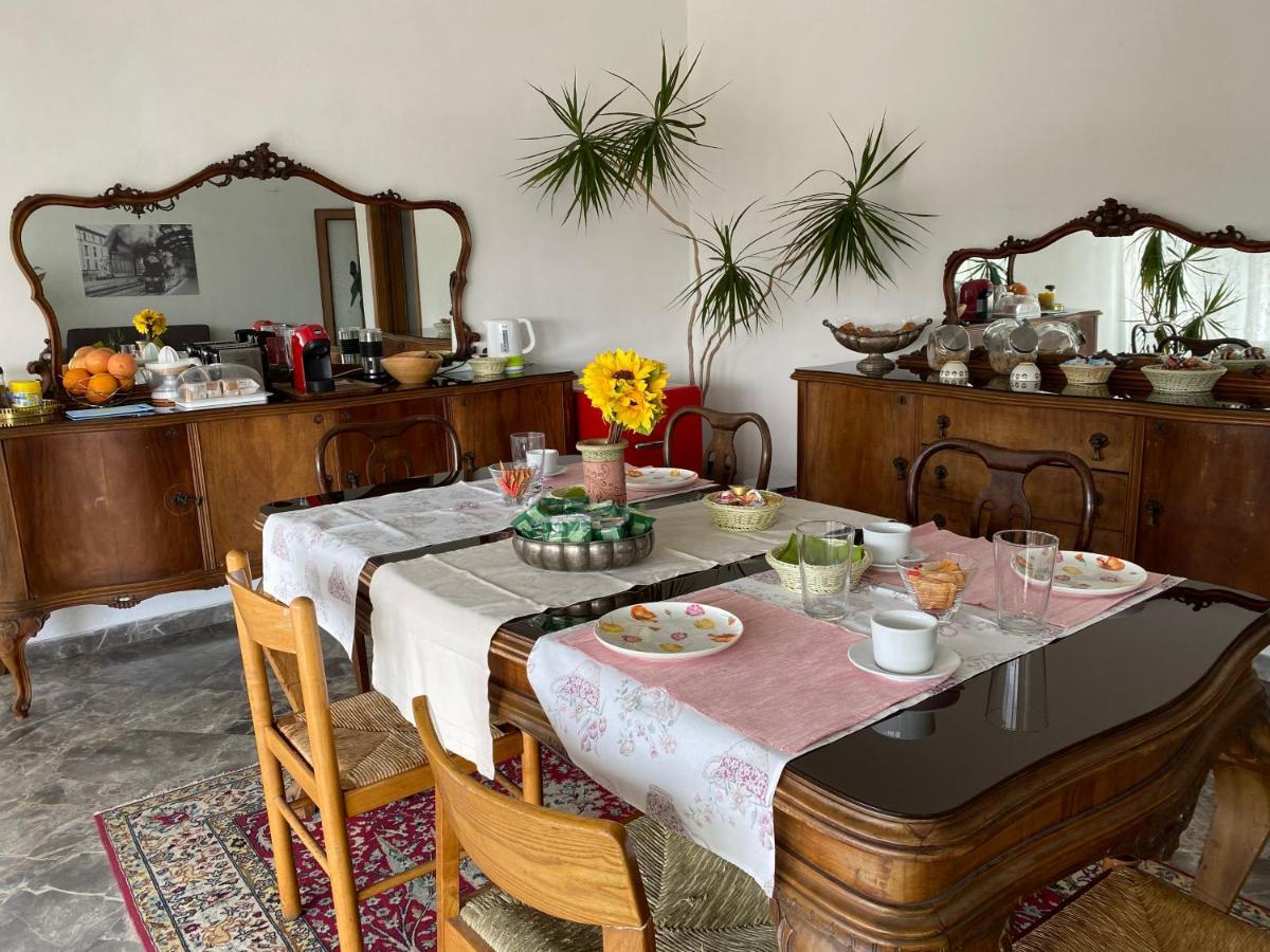 B&B Del Viaggiatore Sarzana Luaran gambar