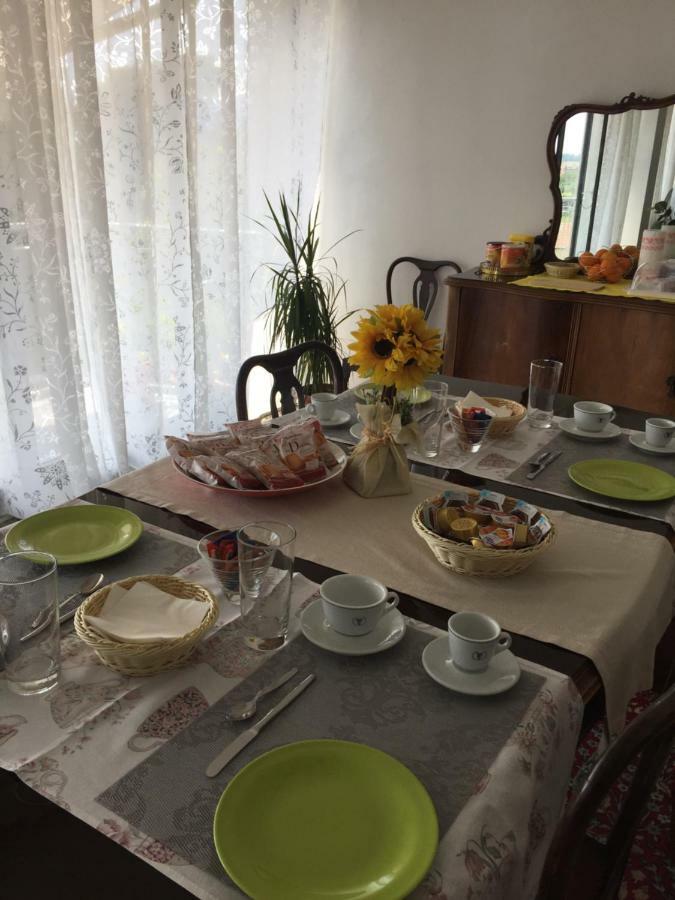 B&B Del Viaggiatore Sarzana Luaran gambar